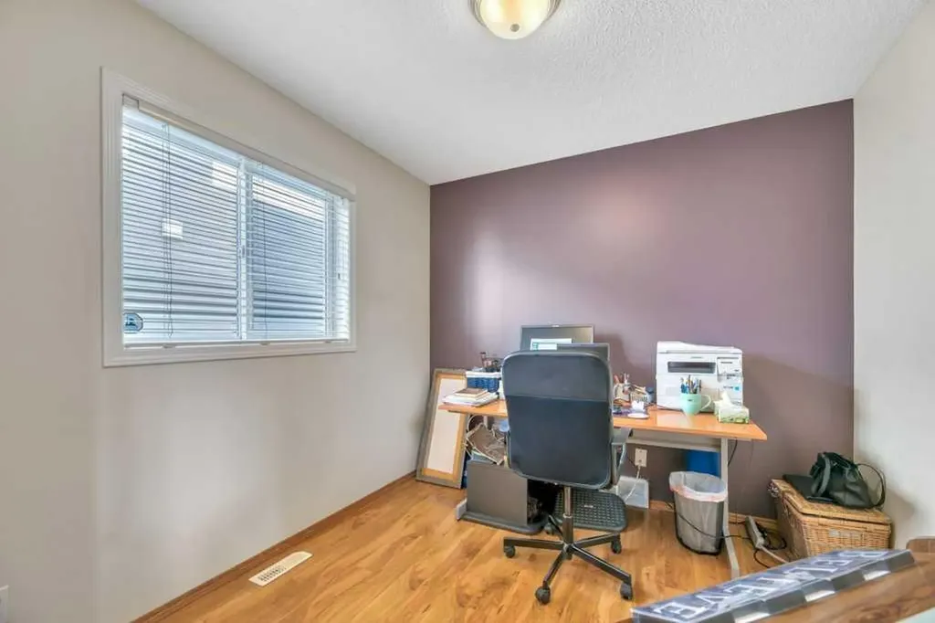 52 Country Hills Green NW Calgary AB T3K 4Y4