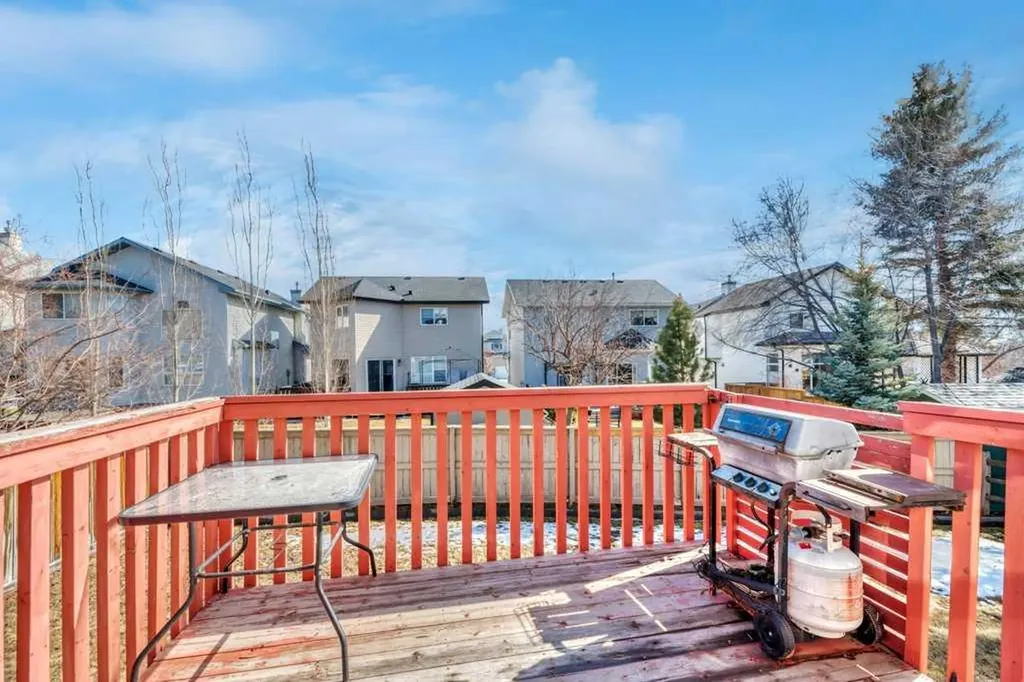 52 Country Hills Green NW Calgary AB T3K 4Y4