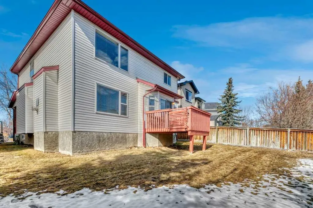 52 Country Hills Green NW Calgary AB T3K 4Y4