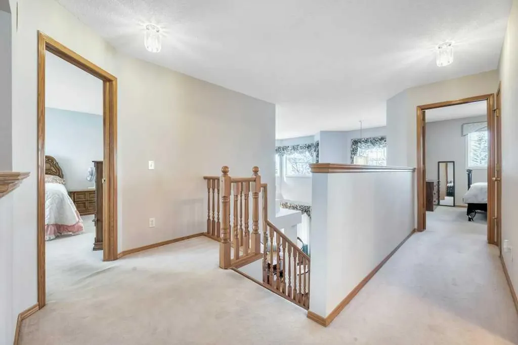 52 Country Hills Green NW Calgary AB T3K 4Y4