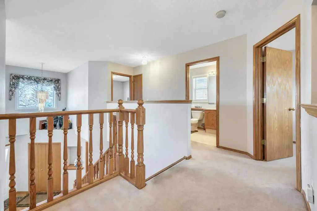 52 Country Hills Green NW Calgary AB T3K 4Y4
