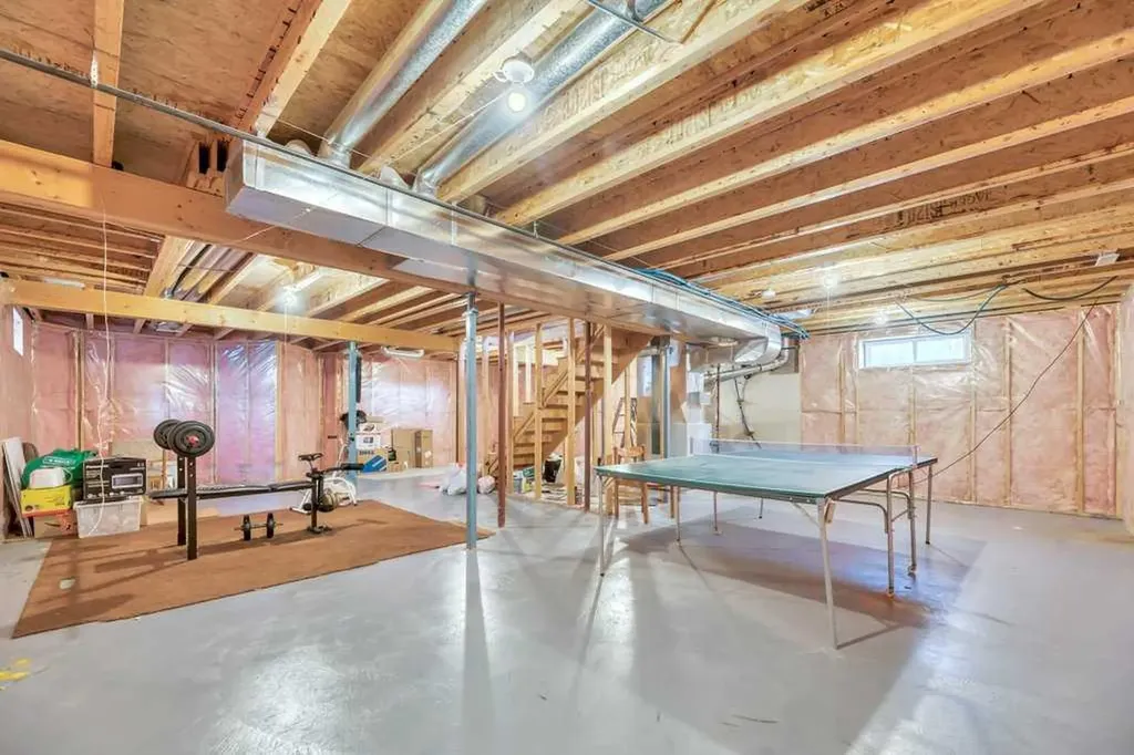 52 Country Hills Green NW Calgary AB T3K 4Y4