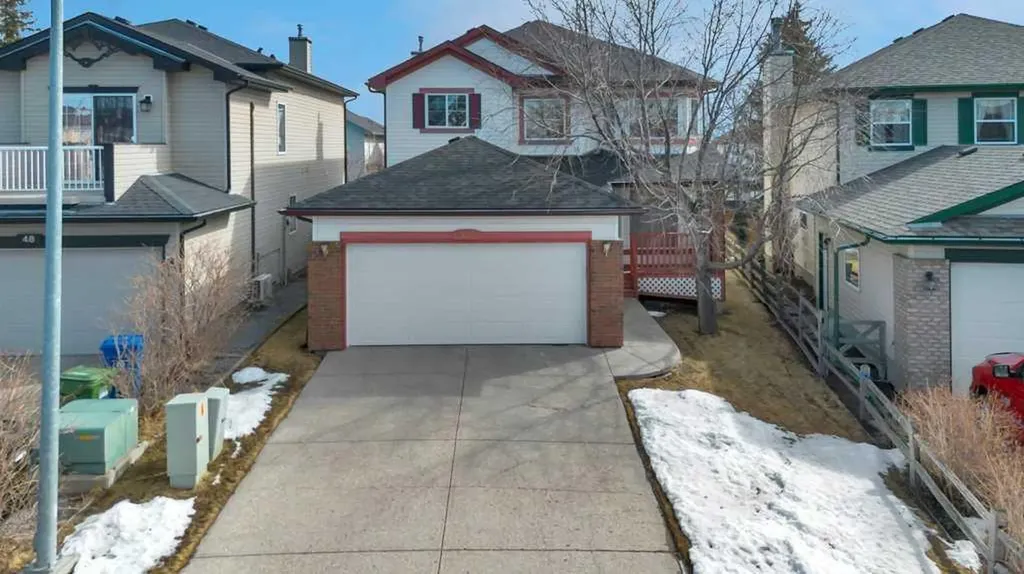 52 Country Hills Green NW Calgary AB T3K 4Y4