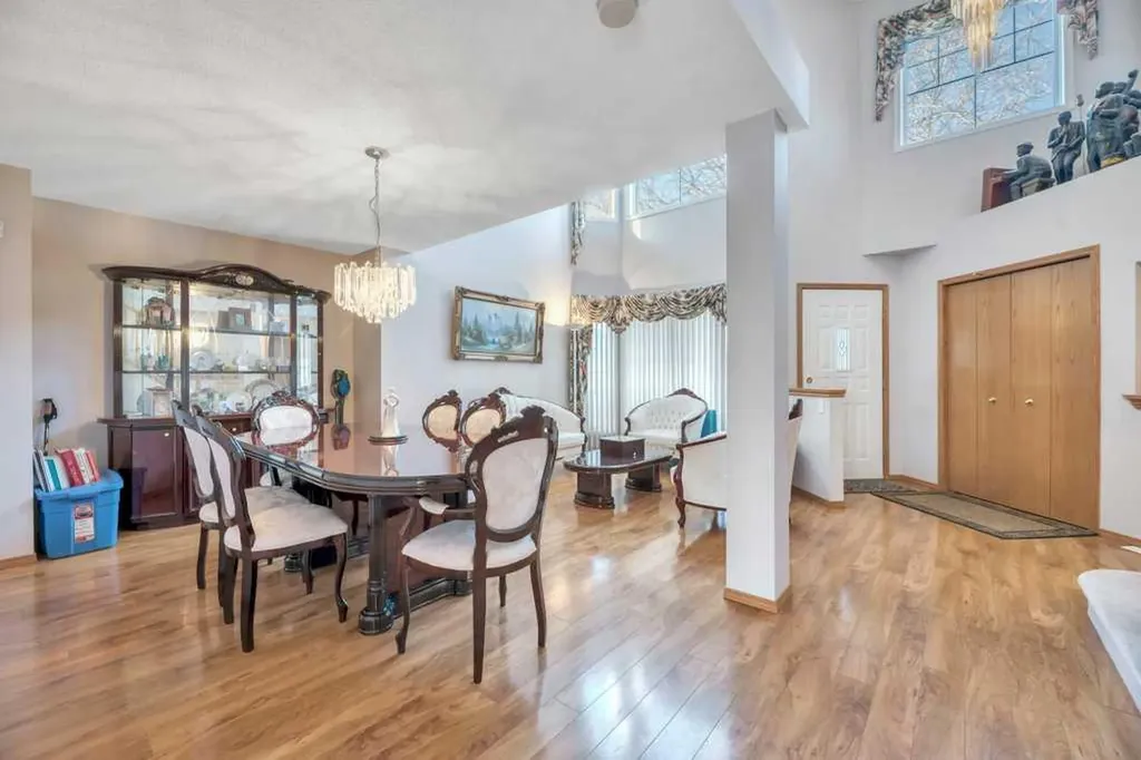52 Country Hills Green NW Calgary AB T3K 4Y4