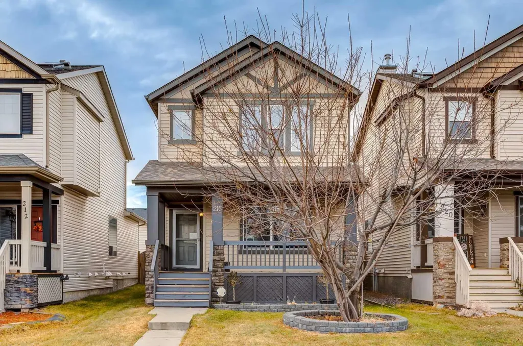216 Silverado Range Close SW Calgary AB T2X 0C1