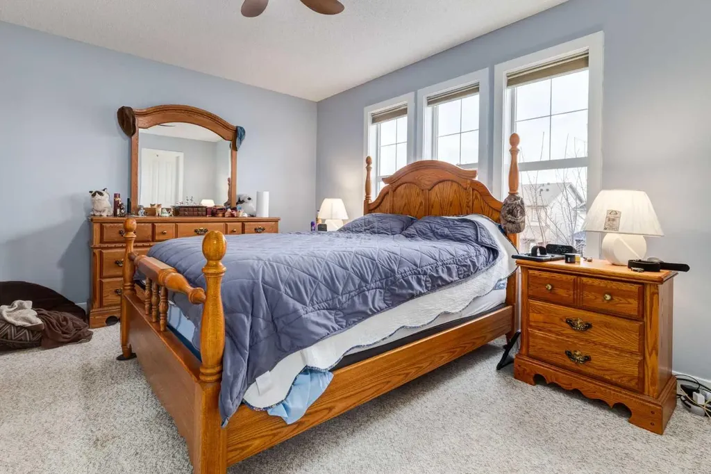 216 Silverado Range Close SW Calgary AB T2X 0C1