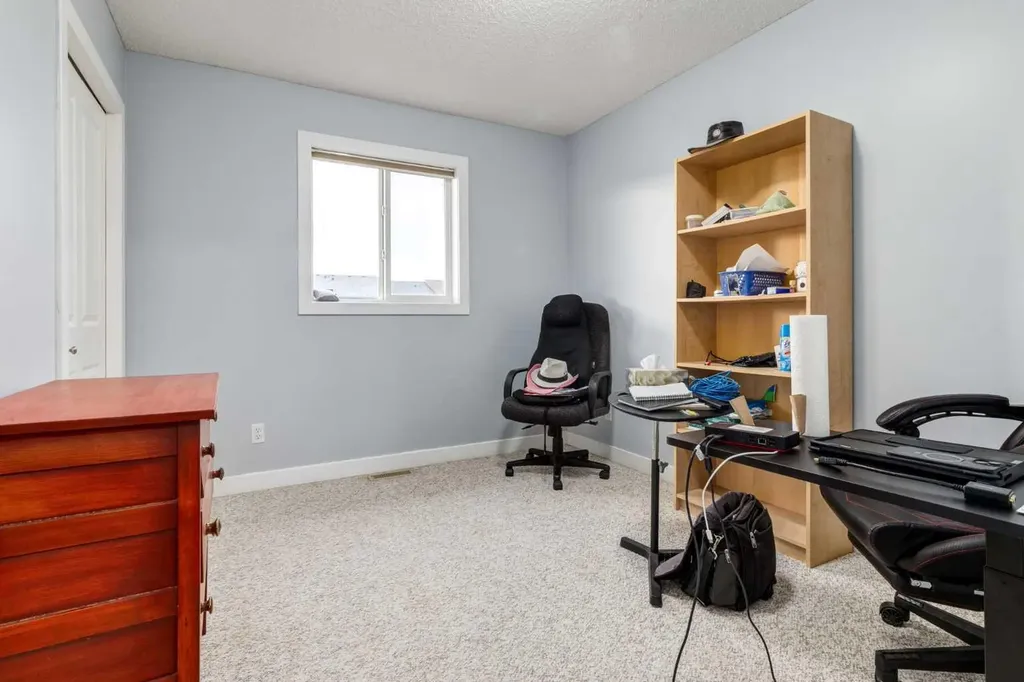 216 Silverado Range Close SW Calgary AB T2X 0C1
