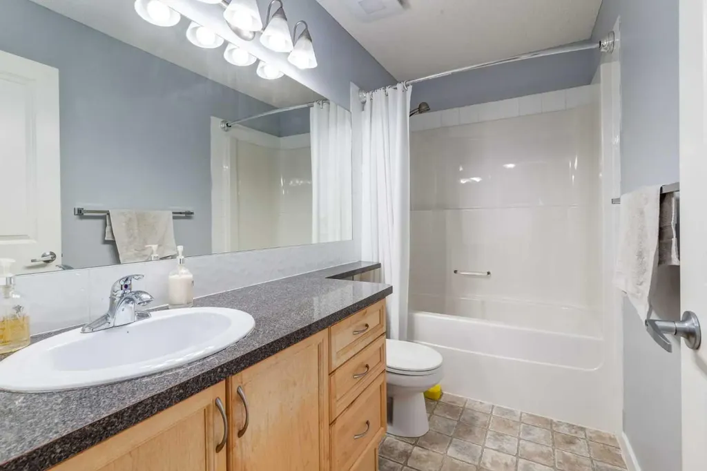 216 Silverado Range Close SW Calgary AB T2X 0C1