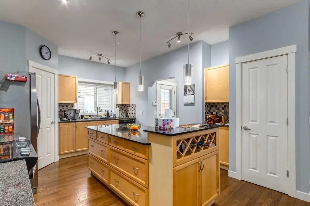 216 Silverado Range Close SW Calgary AB T2X 0C1