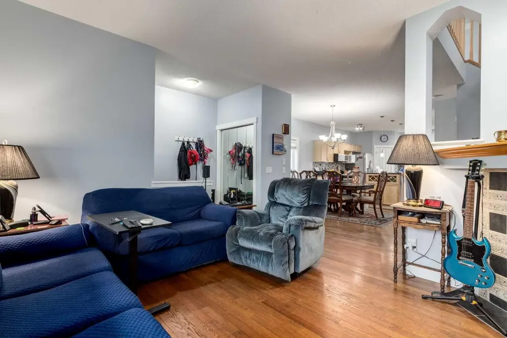 216 Silverado Range Close SW Calgary AB T2X 0C1