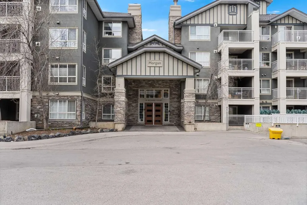35 Richard Court SW Calgary AB T3E 7N9