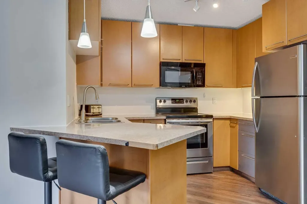 35 Richard Court SW Calgary AB T3E 7N9