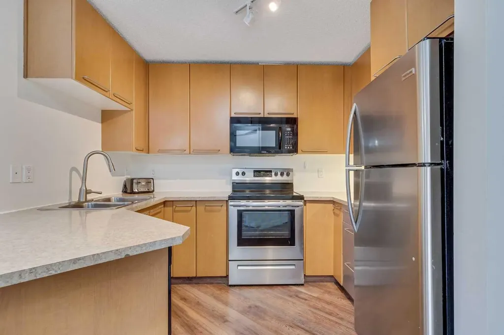 35 Richard Court SW Calgary AB T3E 7N9