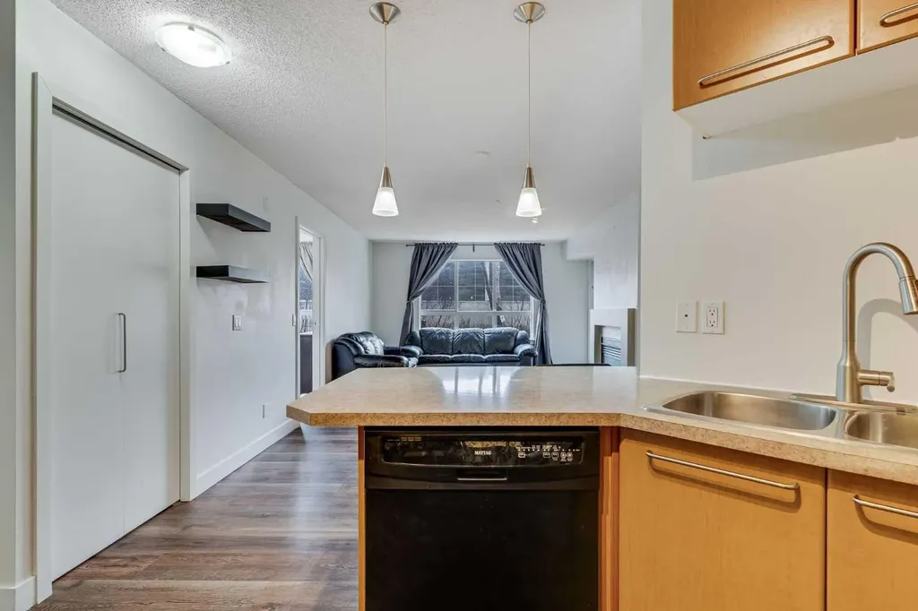 35 Richard Court SW Calgary AB T3E 7N9