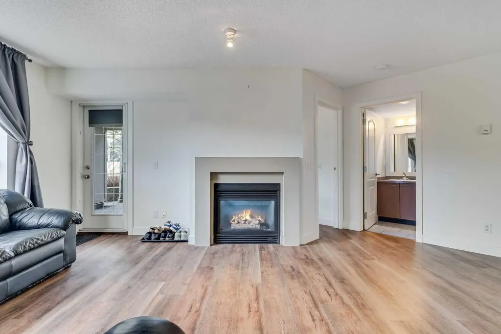 35 Richard Court SW Calgary AB T3E 7N9