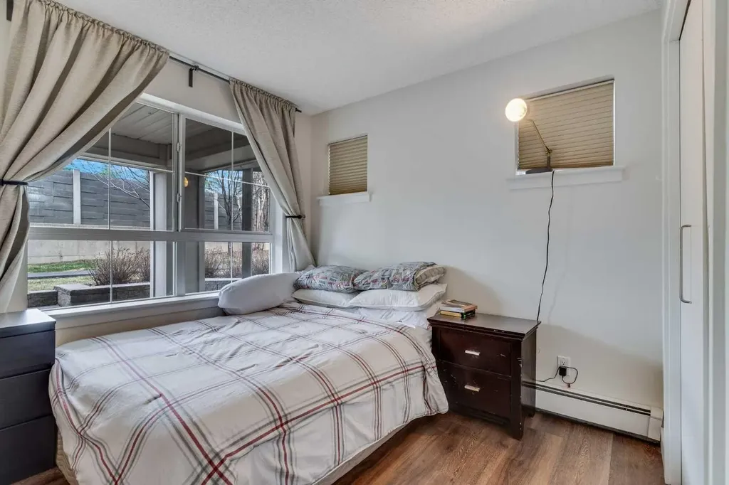 35 Richard Court SW Calgary AB T3E 7N9