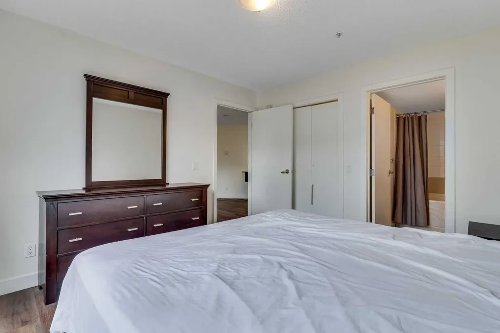 35 Richard Court SW Calgary AB T3E 7N9