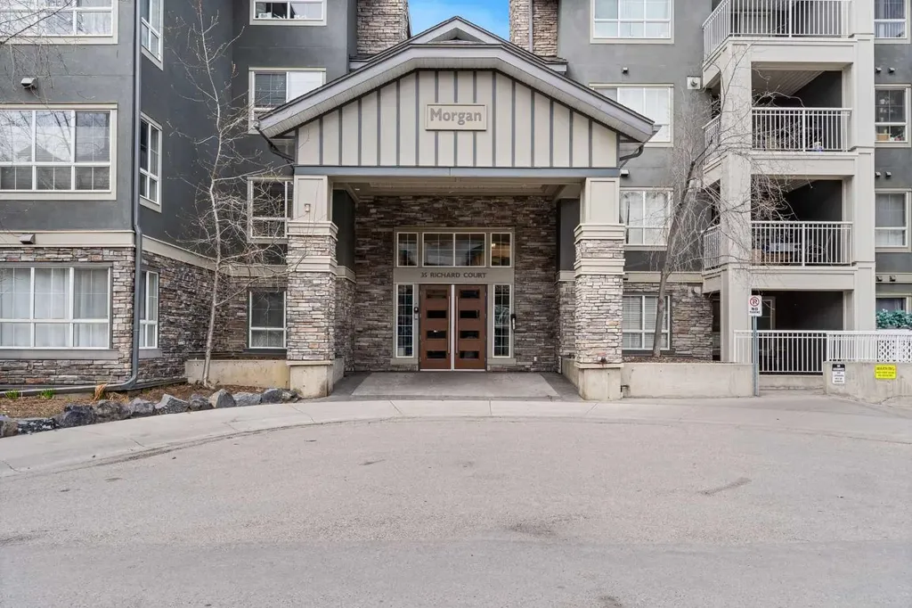 35 Richard Court SW Calgary AB T3E 7N9