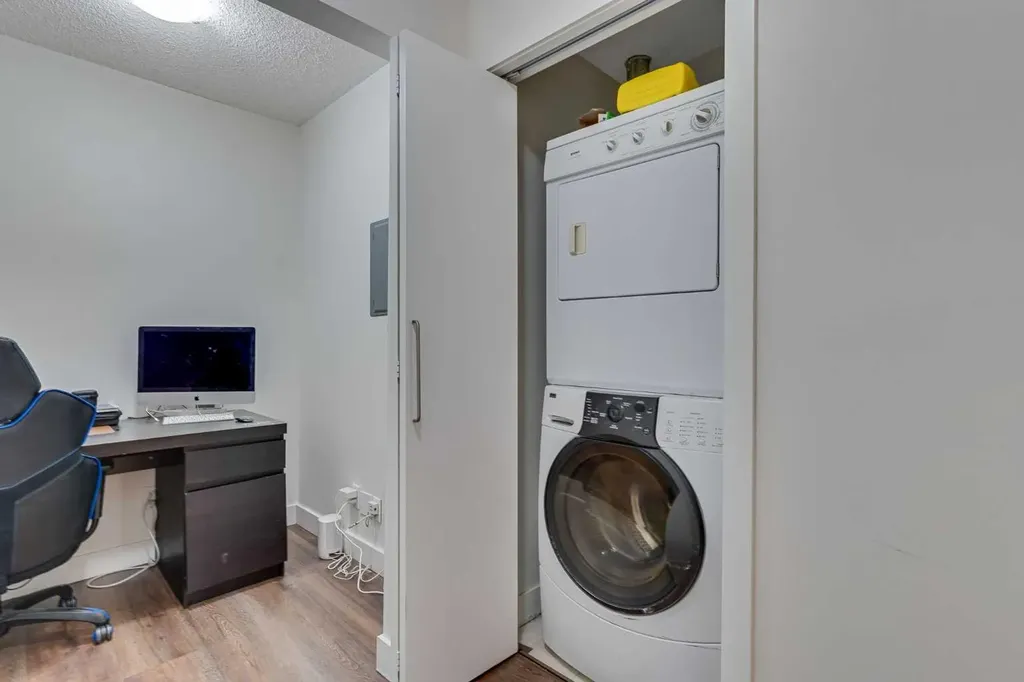 35 Richard Court SW Calgary AB T3E 7N9
