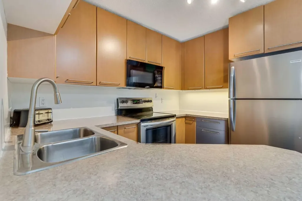 35 Richard Court SW Calgary AB T3E 7N9