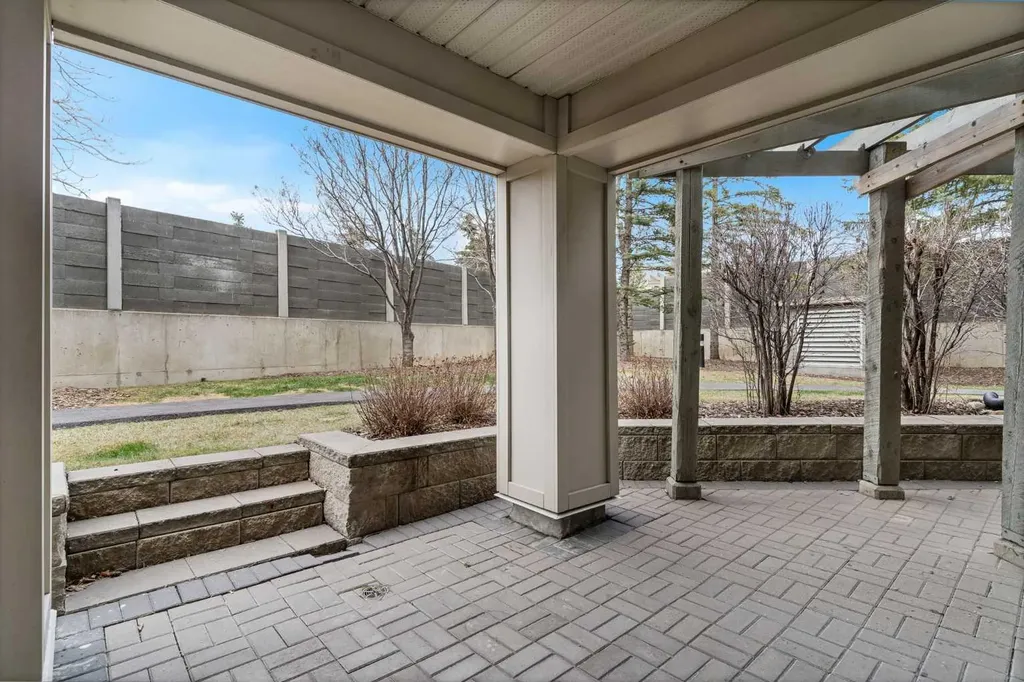 35 Richard Court SW Calgary AB T3E 7N9