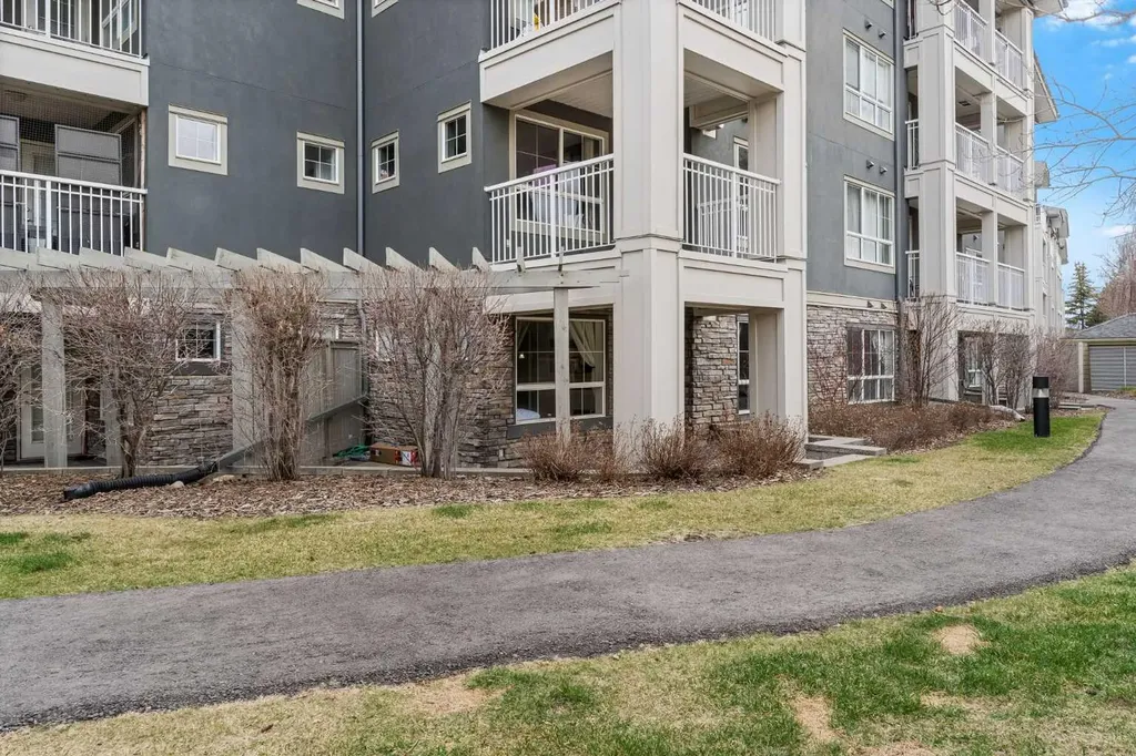 35 Richard Court SW Calgary AB T3E 7N9