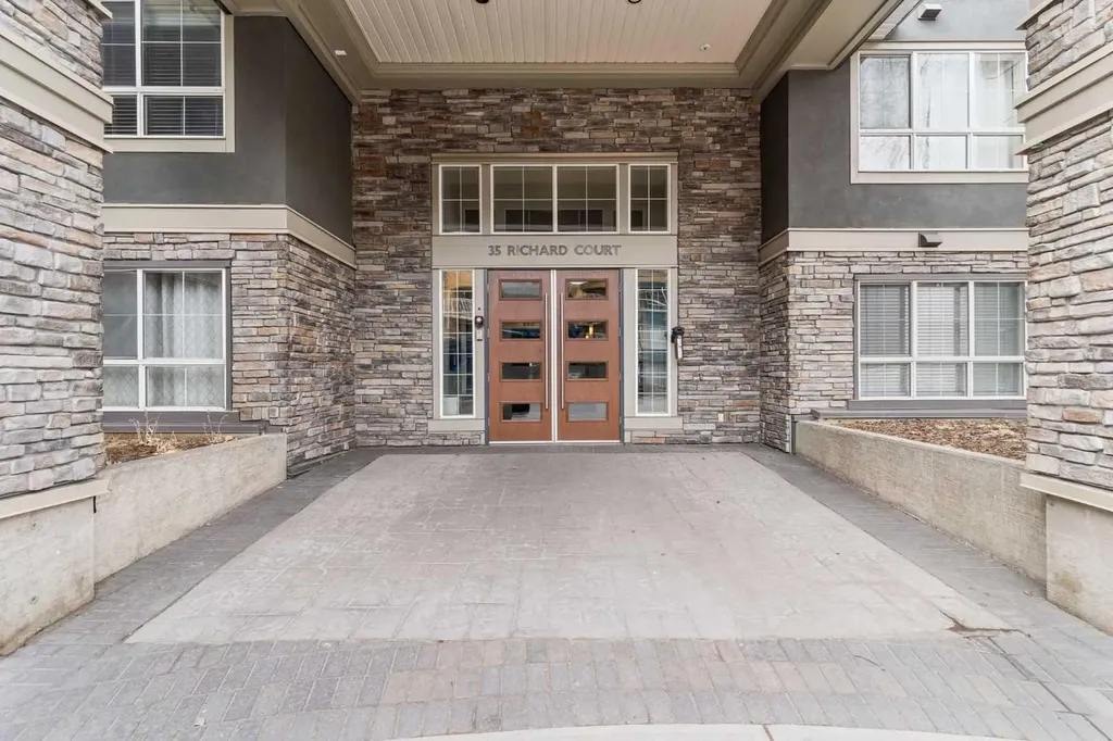 35 Richard Court SW Calgary AB T3E 7N9