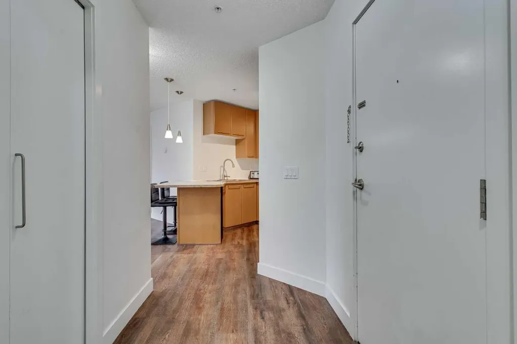 35 Richard Court SW Calgary AB T3E 7N9