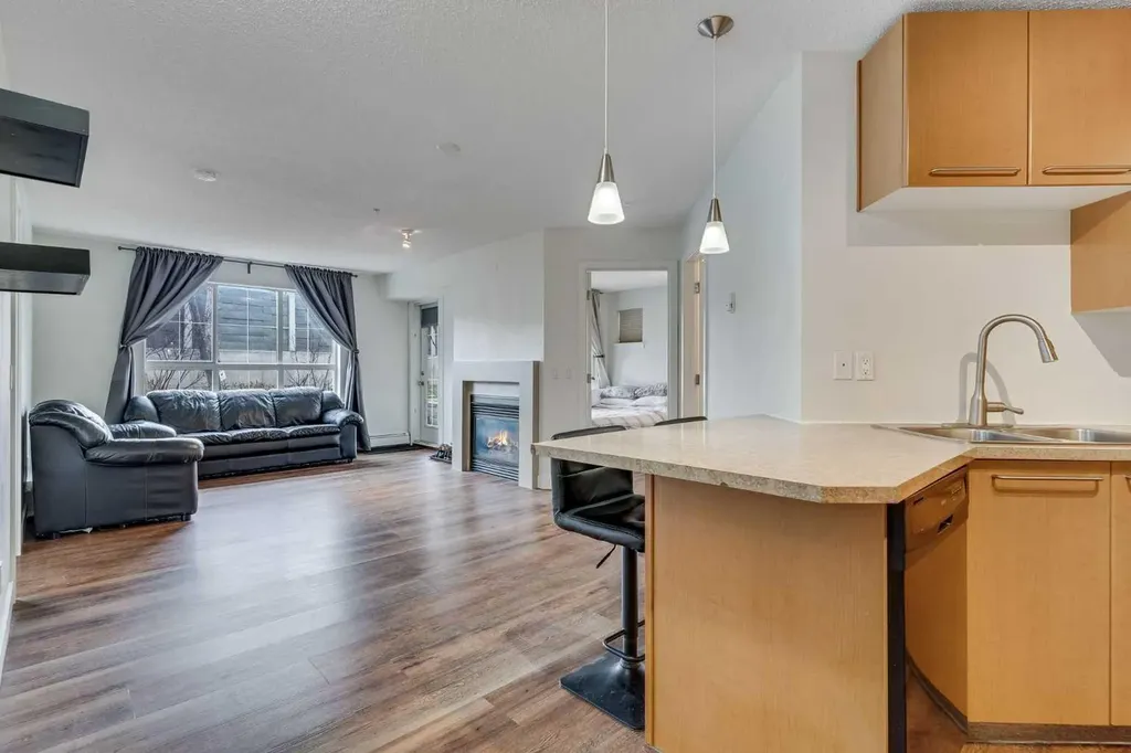 35 Richard Court SW Calgary AB T3E 7N9