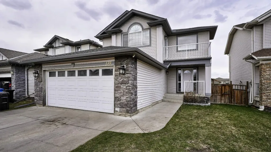 139 Coopers Close SW Airdrie AB T4B 2X1