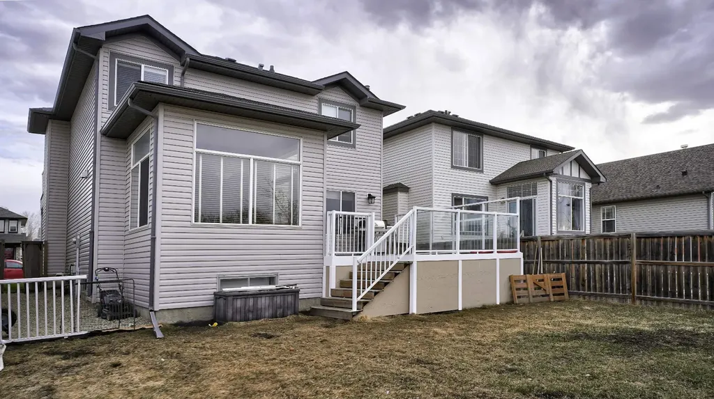 139 Coopers Close SW Airdrie AB T4B 2X1