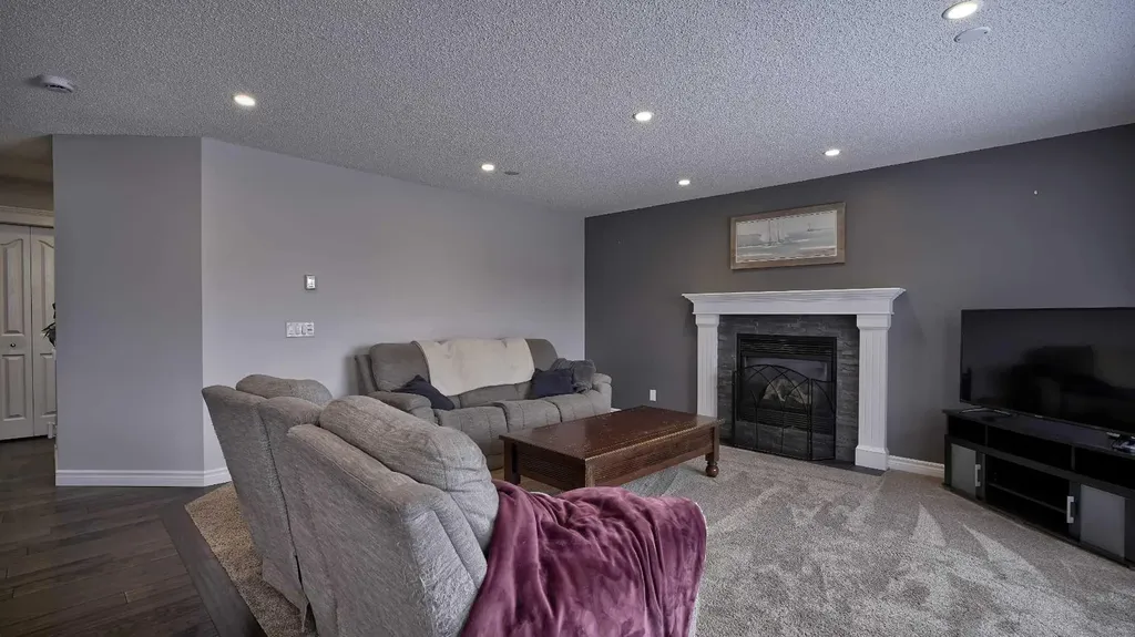 139 Coopers Close SW Airdrie AB T4B 2X1