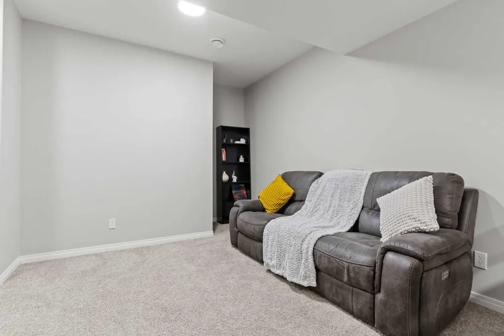 109 Mallard Grove SE Calgary AB T3S0E2