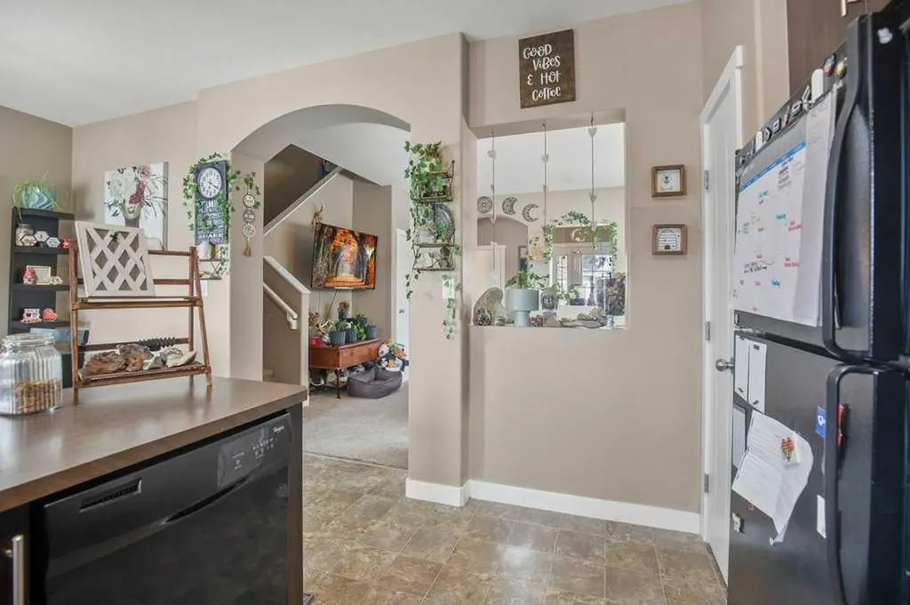 7 Rowberry Court Sylvan Lake AB T4S 0L7