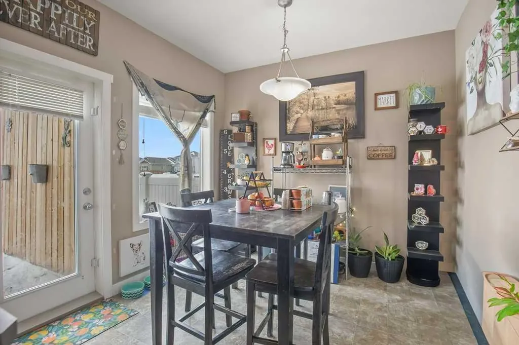 7 Rowberry Court Sylvan Lake AB T4S 0L7