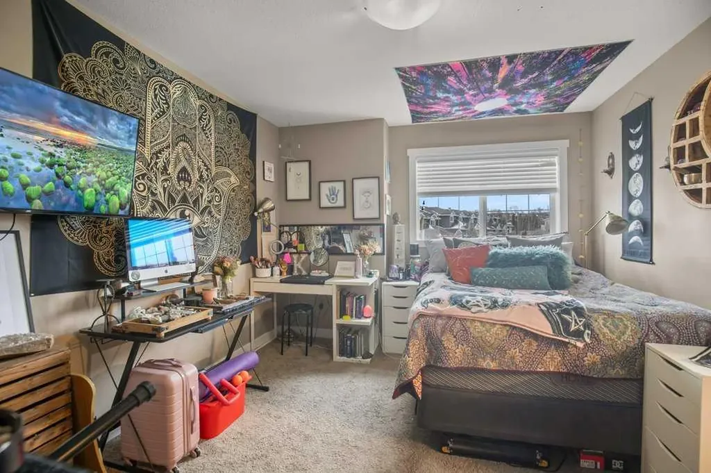 7 Rowberry Court Sylvan Lake AB T4S 0L7