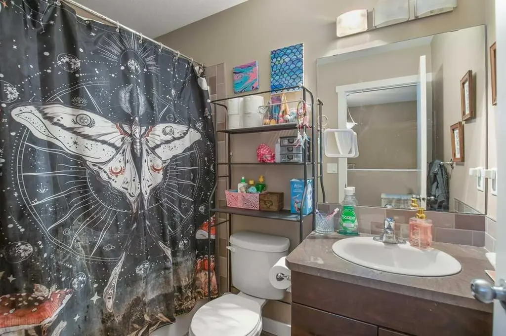 7 Rowberry Court Sylvan Lake AB T4S 0L7