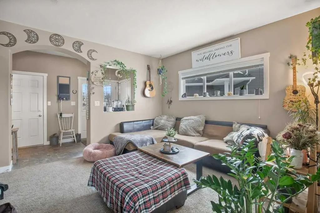 7 Rowberry Court Sylvan Lake AB T4S 0L7