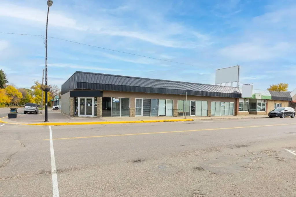 4813 49 Avenue Lloydminster SK S9V 0L9