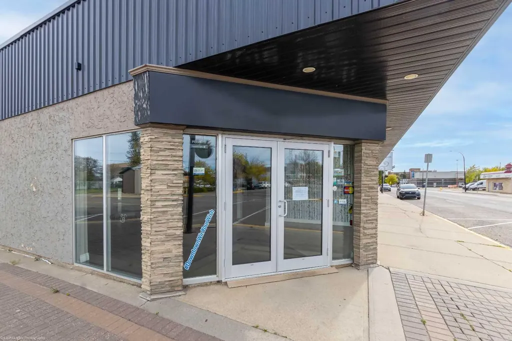 4813 49 Avenue Lloydminster SK S9V 0L9
