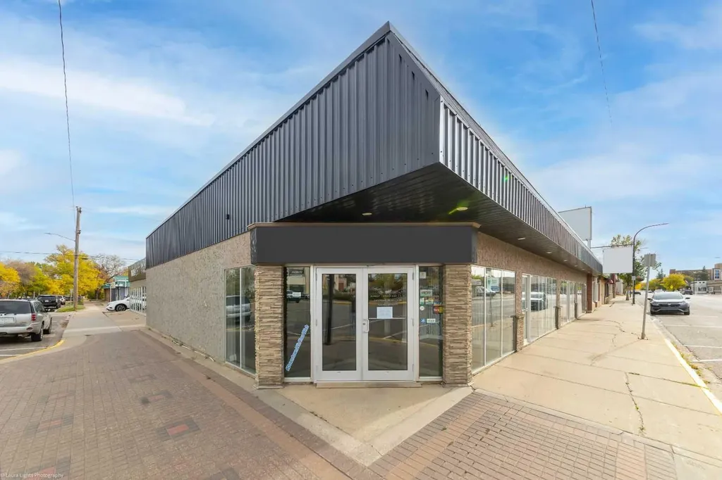4813 49 Avenue Lloydminster SK S9V 0L9