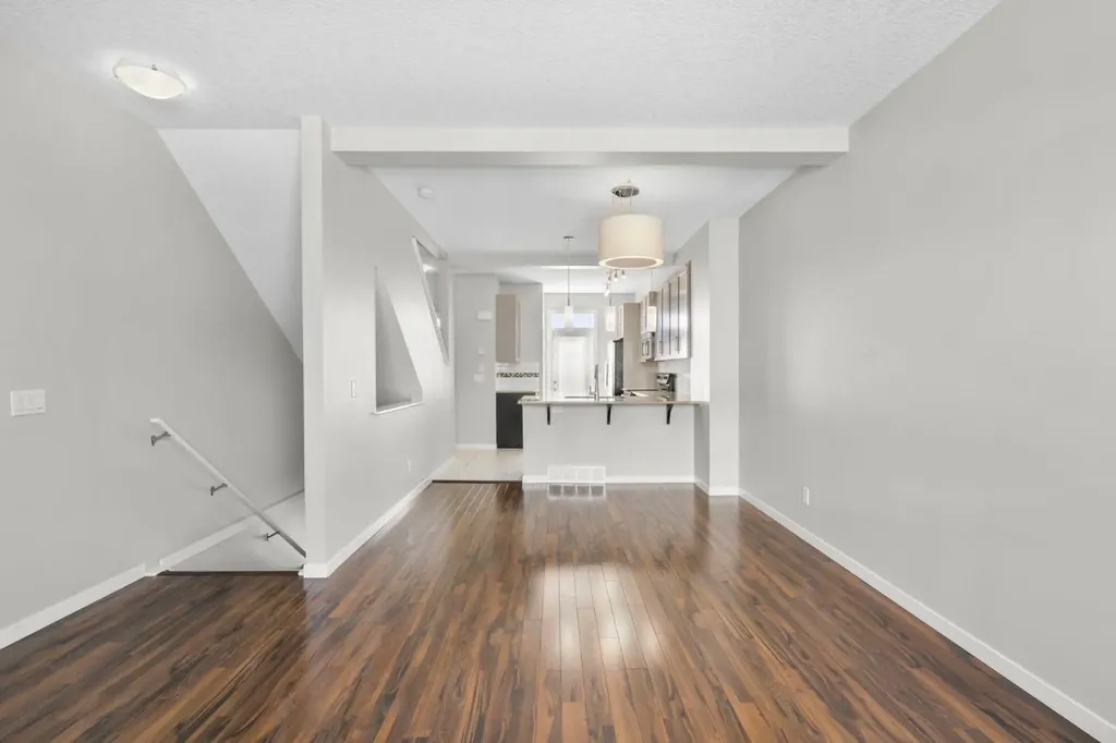 78 New Brighton Landing SE Calgary AB T2Z1C1