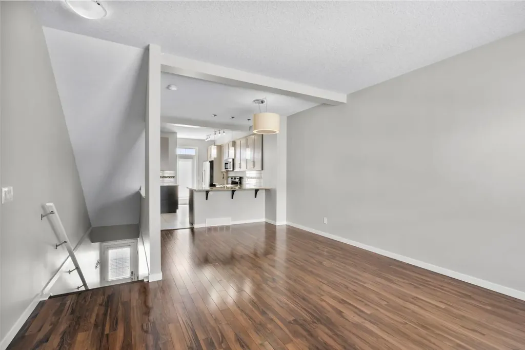 78 New Brighton Landing SE Calgary AB T2Z1C1