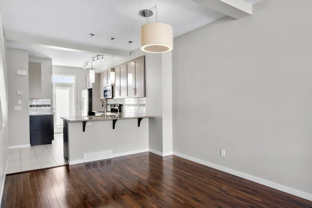 78 New Brighton Landing SE Calgary AB T2Z1C1