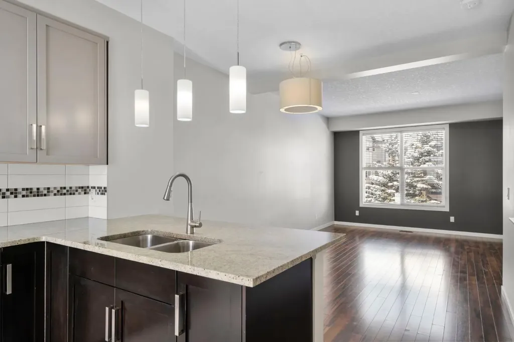 78 New Brighton Landing SE Calgary AB T2Z1C1