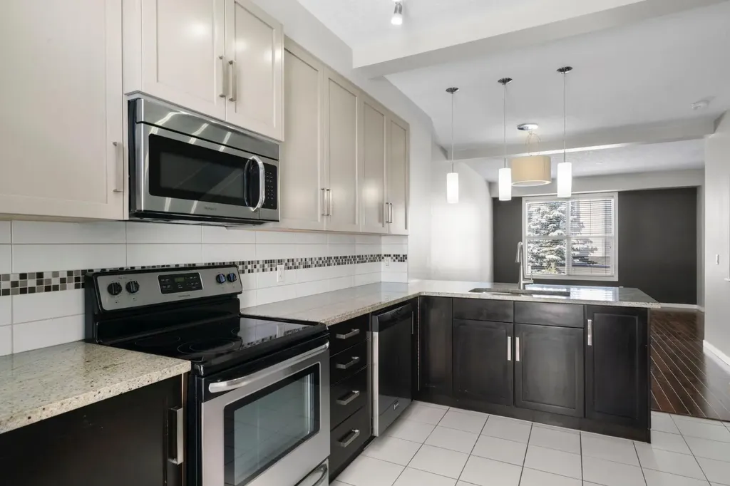 78 New Brighton Landing SE Calgary AB T2Z1C1