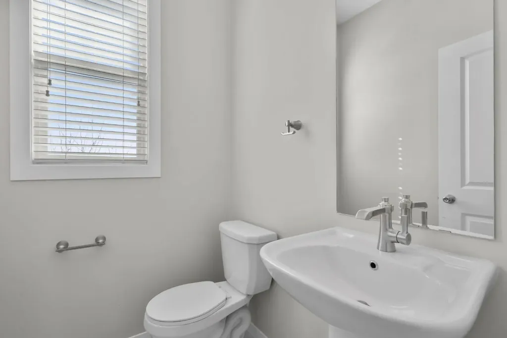 78 New Brighton Landing SE Calgary AB T2Z1C1