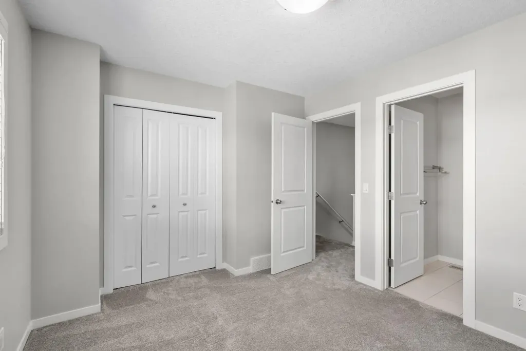 78 New Brighton Landing SE Calgary AB T2Z1C1