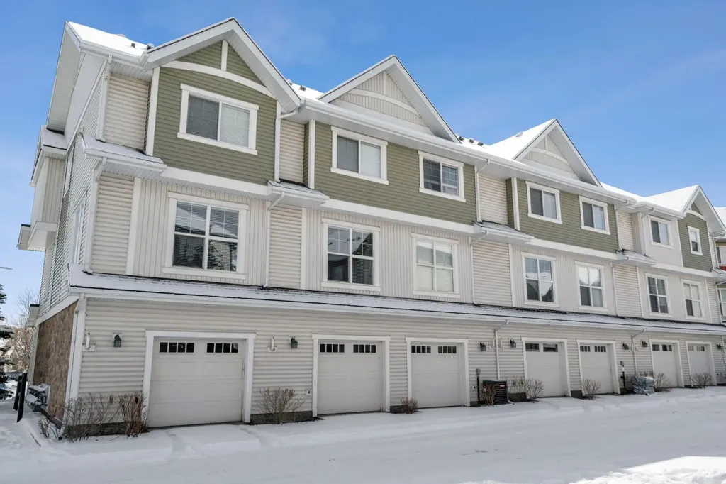 78 New Brighton Landing SE Calgary AB T2Z1C1
