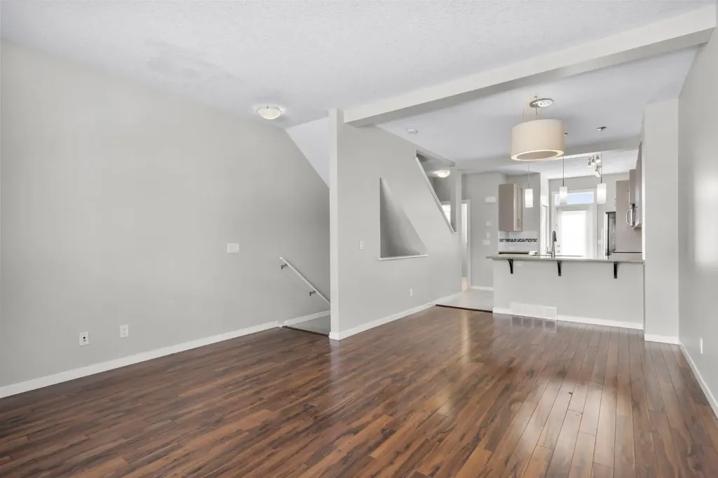 78 New Brighton Landing SE Calgary AB T2Z1C1